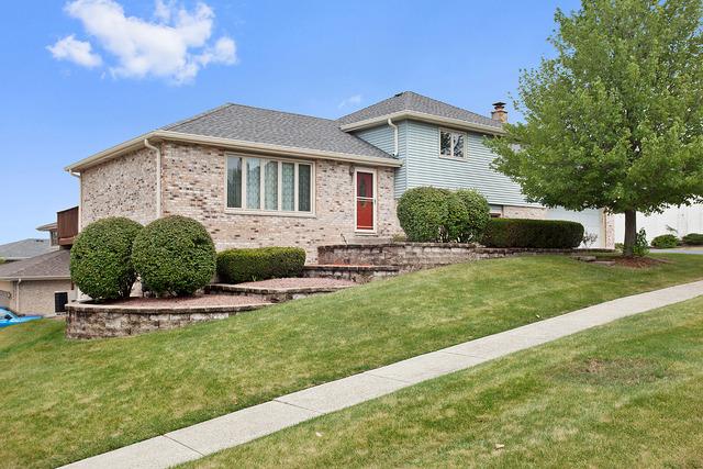 1031 Lenox St., Lemont, IL 60439