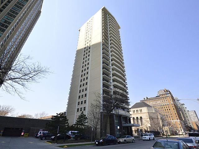 3470 N Lake Shore Dr. #8A, Chicago, IL 60657