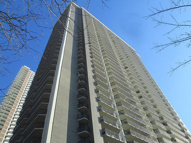 6007 N Sheridan Rd. #8H, Chicago, IL 60660