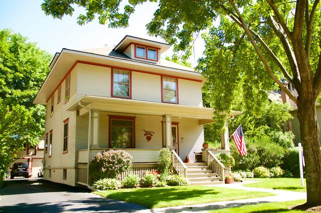 714 Oregon Ave., West Dundee, IL 60118