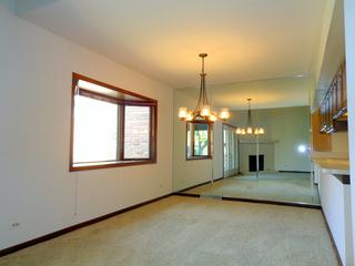 1700 Pebble Beach Dr., Hoffman Estates, IL 60169