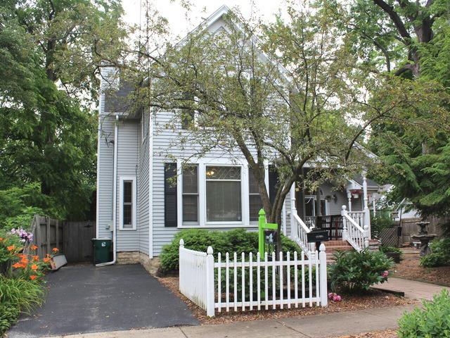 426 S 6th St., St. Charles, IL 60174