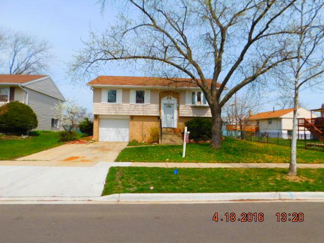 816 Waverly Ave., Streamwood, IL 60107