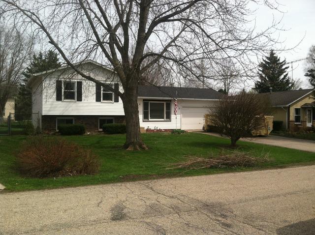 9708 Jean Dr., Hebron, IL 60034