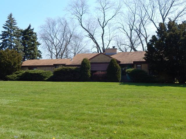 17631 Henry St., Lansing, IL 60438