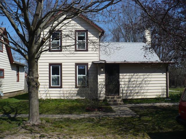 107 W Oak St., Holcomb, IL 61043