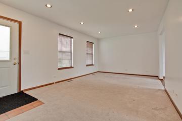 136 W Sprucewood Ln., Round Lake Beach, IL 60073