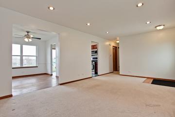 136 W Sprucewood Ln., Round Lake Beach, IL 60073