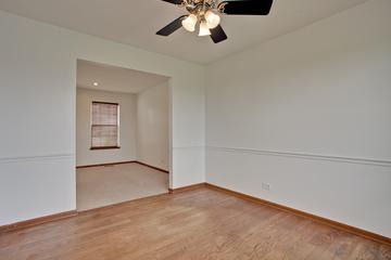 136 W Sprucewood Ln., Round Lake Beach, IL 60073