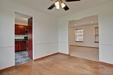 136 W Sprucewood Ln., Round Lake Beach, IL 60073