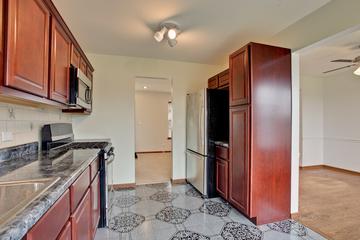 136 W Sprucewood Ln., Round Lake Beach, IL 60073