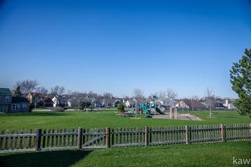 136 W Sprucewood Ln., Round Lake Beach, IL 60073