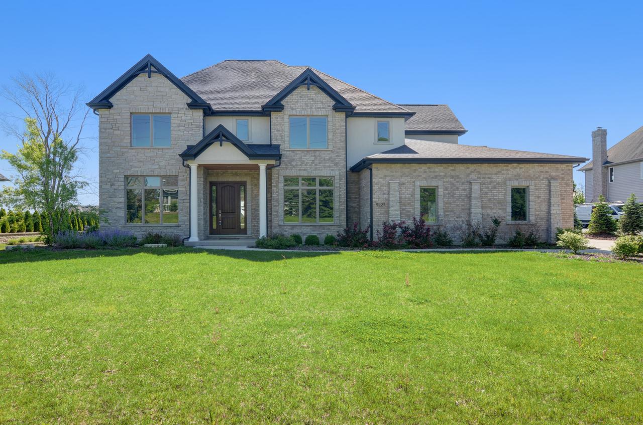 9227 S Garfield Ave., Burr Ridge, IL 60527