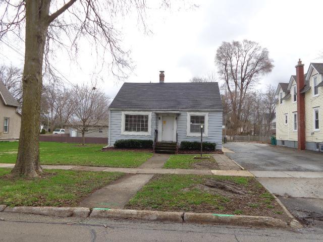 726 N 12th St., Dekalb, IL 60115