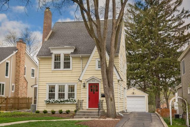 614 Division St., Barrington, IL 60010