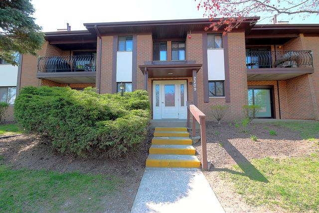 2209 Wharf Dr. #904, Woodridge, IL 60517
