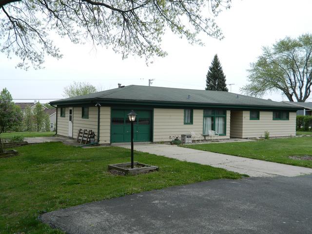 361 Hilltop Dr., North Aurora, IL 60542