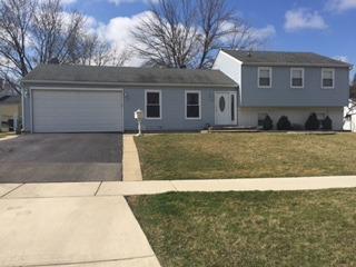 120 N Braintree Dr., Schaumburg, IL 60194