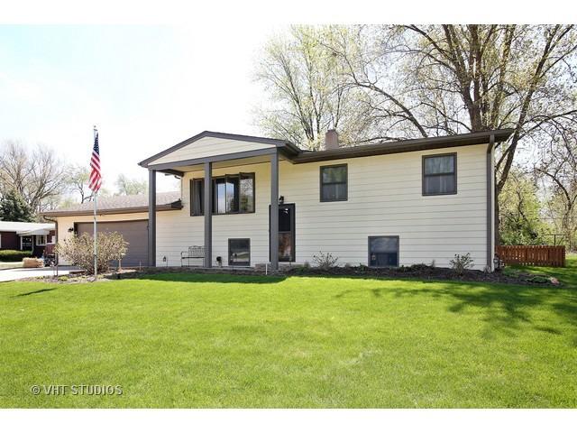 514 Woodland Tr., Sycamore, IL 60178