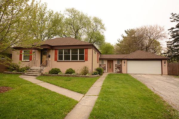 4225 Lindley St., Downers Grove, IL 60515