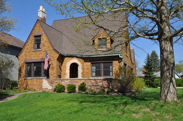 86 Dole Ave., Crystal Lake, IL 60014