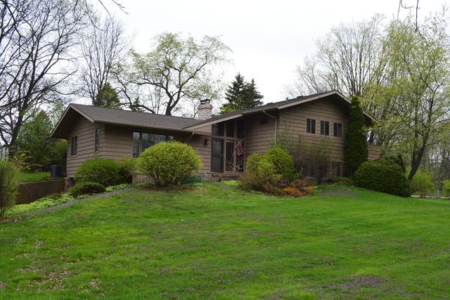 7241 Red Oak Dr., Crystal Lake, IL 60012