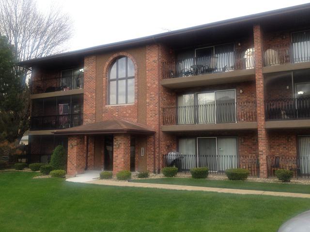 8205 W Millstone Dr. #8-2C, Palos Hills, IL 60465