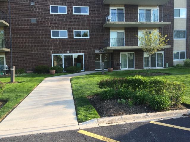 5300 Walnut Ave. #17B, Downers Grove, IL 60515