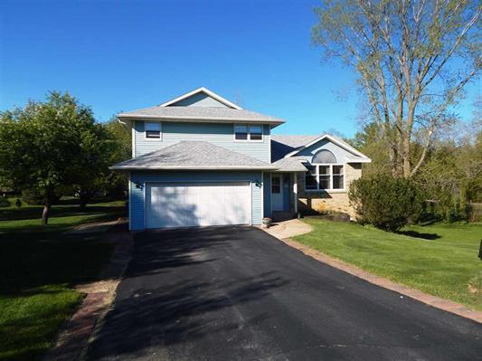 7866 Rhonda Dr., Roscoe, IL 61073