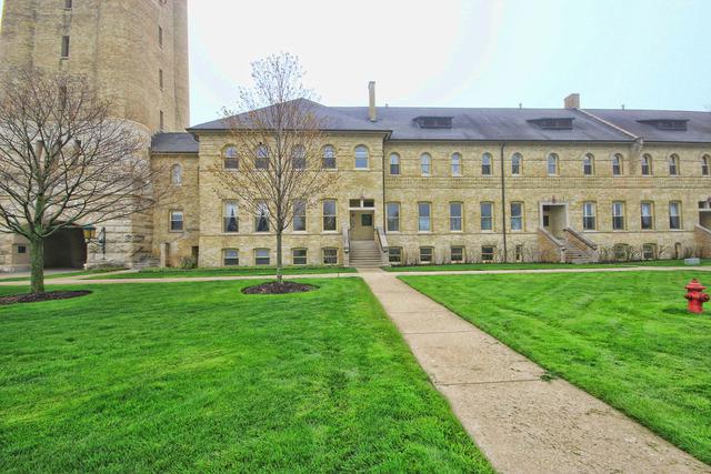 238 Leonard Wood South #113, Highland Park, IL 60035