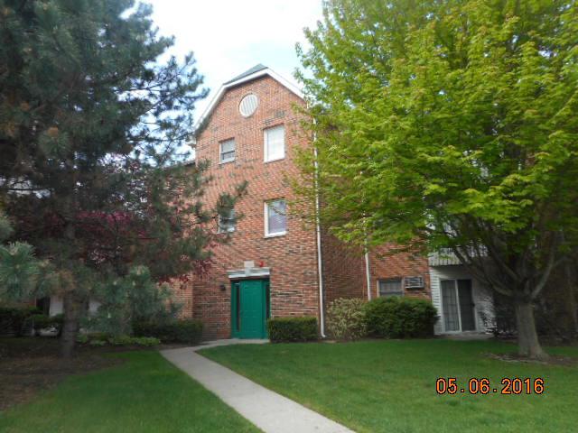 1323 Cunat Ct. #2A, Lake In The Hills, IL 60156