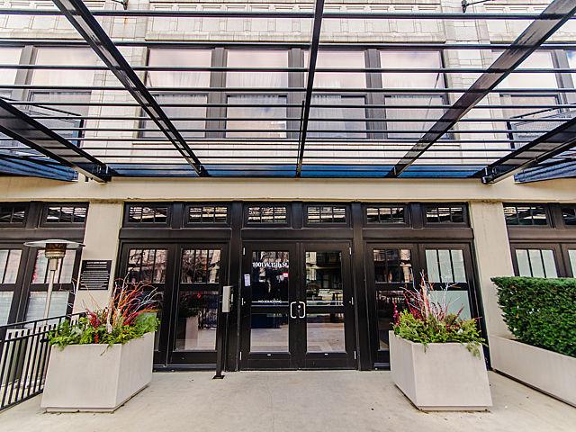 1001 W 15th St. #318, Chicago, IL 60608
