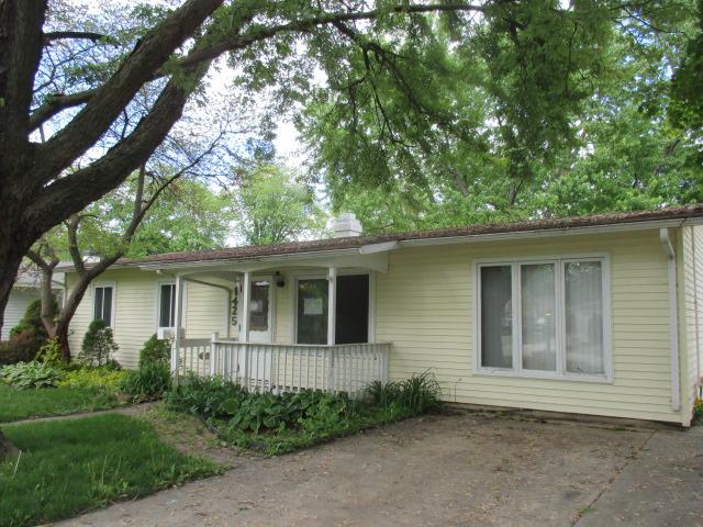 1425 Robinwood Dr., Aurora, IL 60506