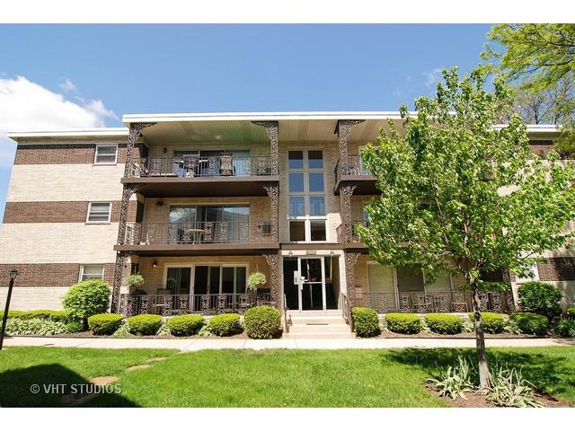 1009 8th Ave. #5, La Grange, IL 60525