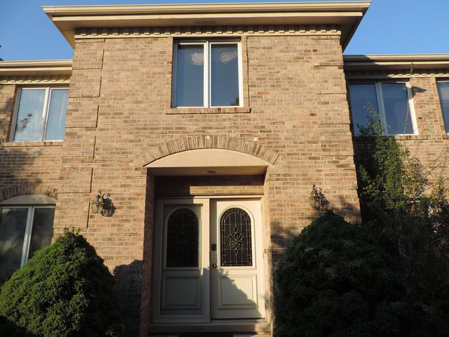 8737 Carriage Green Dr., Darien, IL 60561