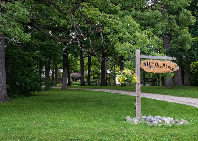 12N393 Waughon Rd., Hampshire, IL 60140