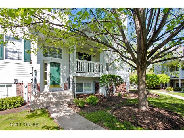 933 Manchester Cir., Grayslake, IL 60030