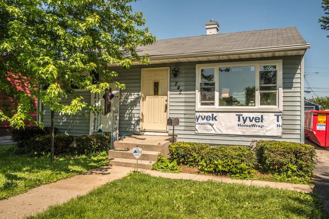 742 Gates St., Aurora, IL 60505