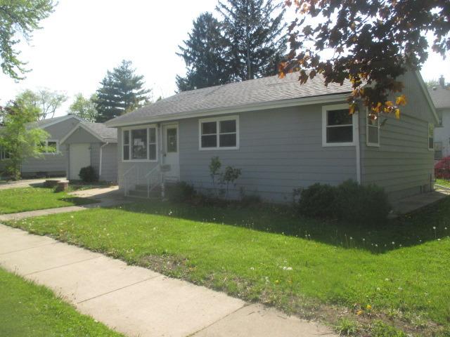 120 N Elmwood Dr., Aurora, IL 60506