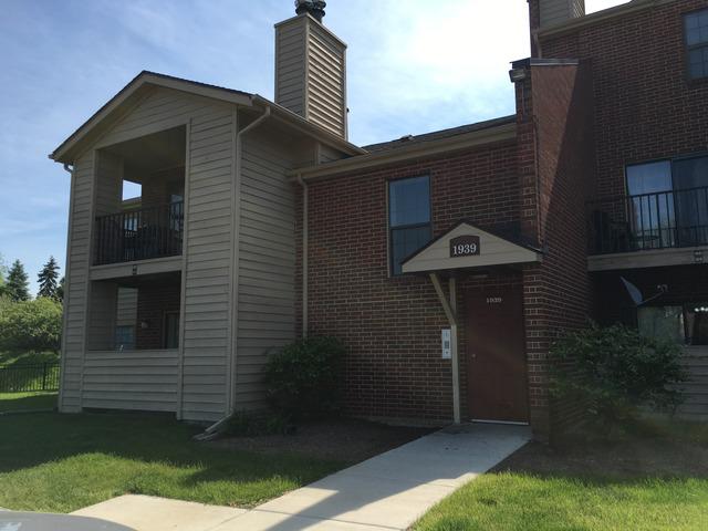 1939 N Hicks Rd. #101, Palatine, IL 60074