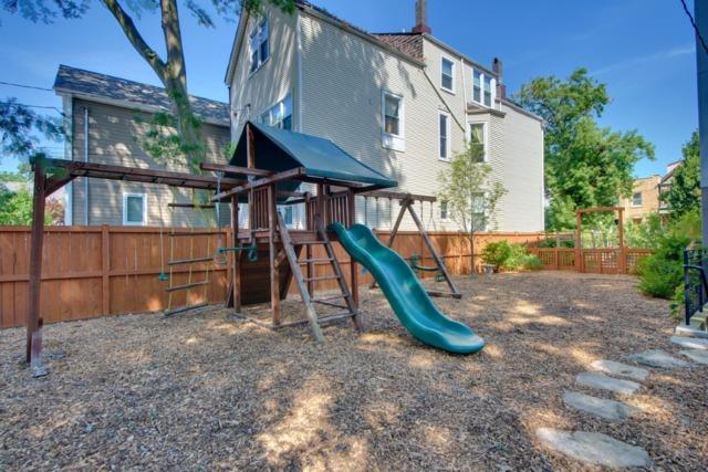 1725 W Fletcher St., Chicago, IL 60657