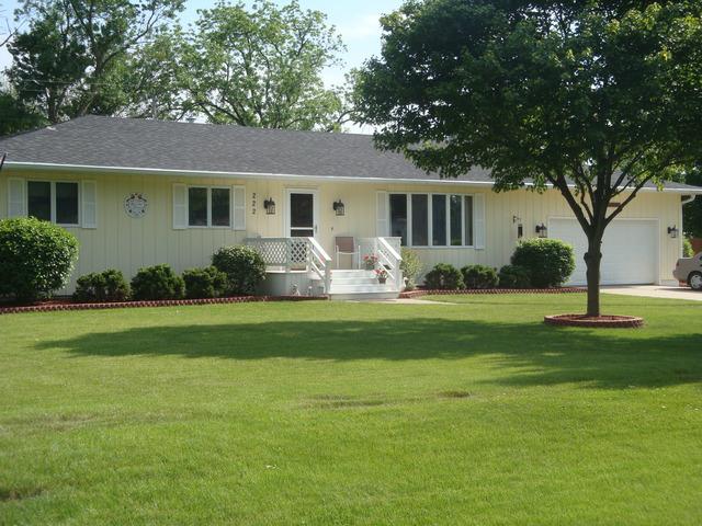 222 W Market St., Piper City, IL 60959