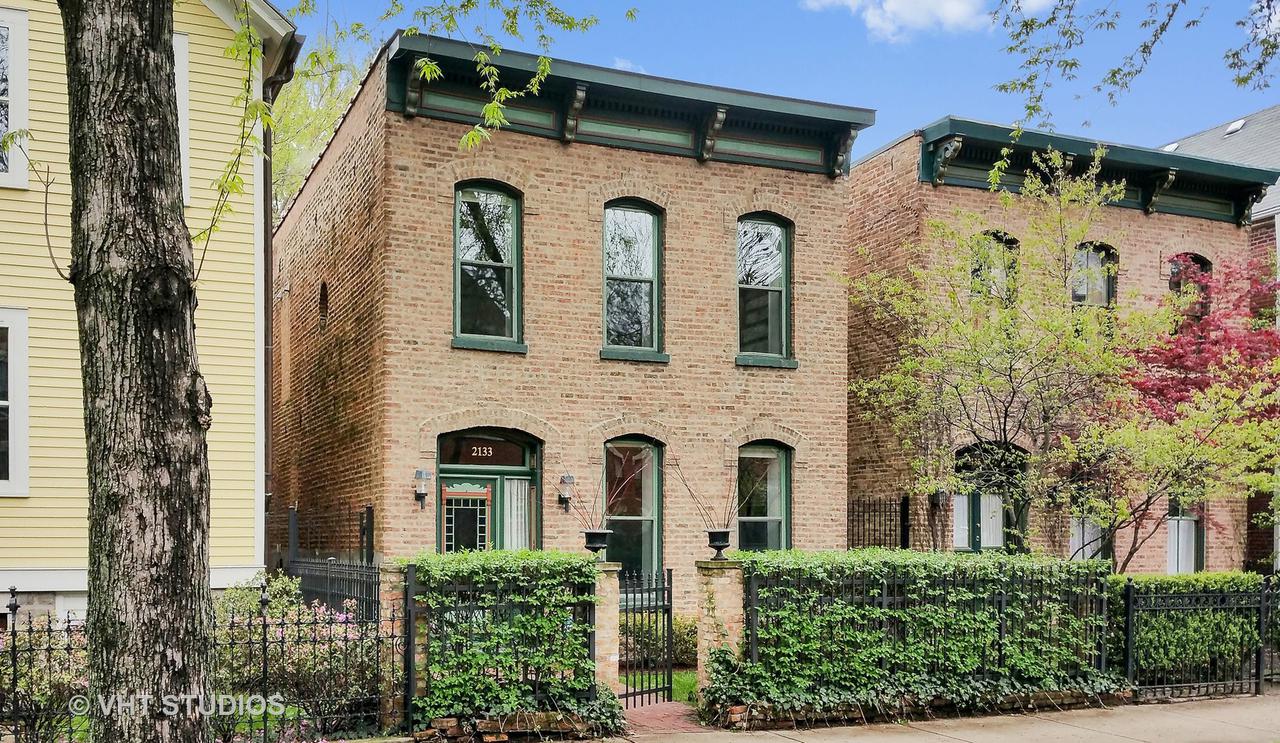 2133 W Schiller St., Chicago, IL 60622