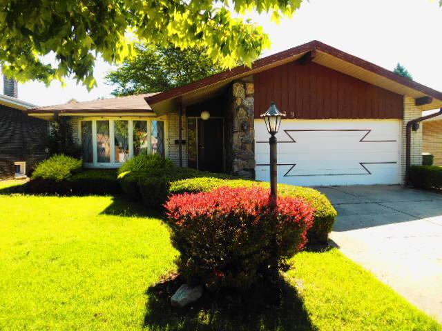 8939 S Sacramento Ave., Evergreen Park, IL 60805