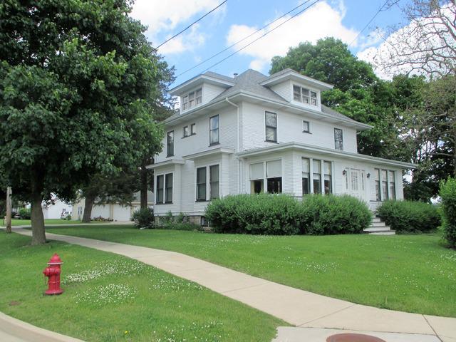 612 E Lincoln Ave., Hinckley, IL 60520
