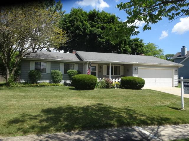 704 Windsor Dr., Crystal Lake, IL 60014