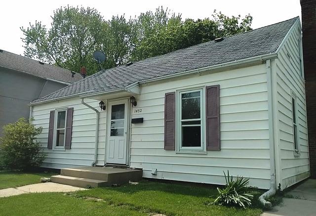 1452 S High Ave., Freeport, IL 61032