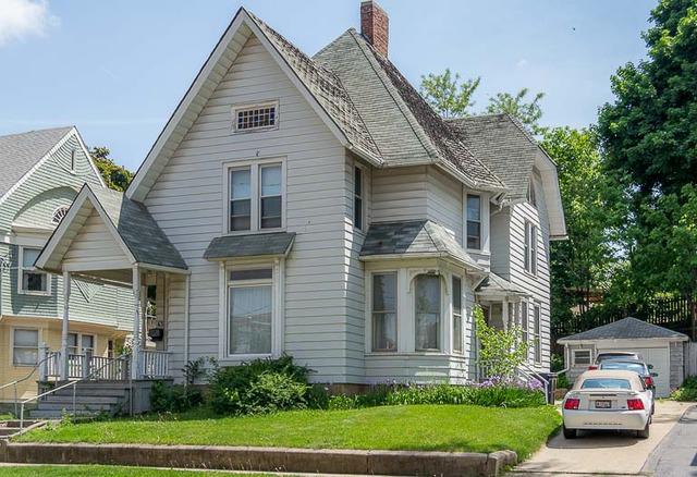 63 S Gifford St., Elgin, IL 60120