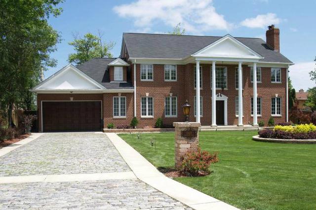 9401 Greenwood Dr., Des Plaines, IL 60016