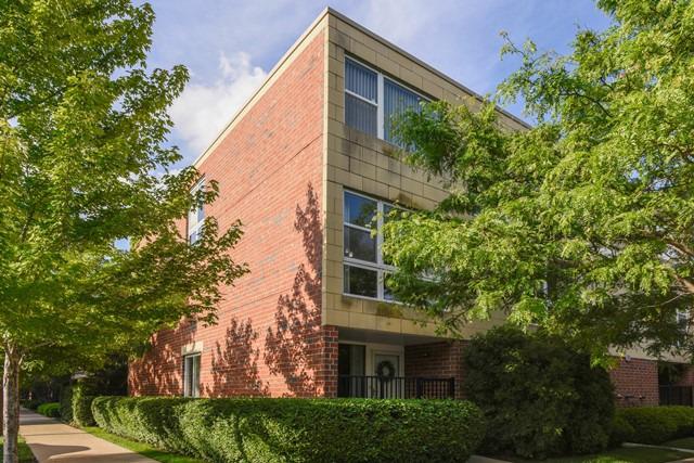 102 E 32nd St., Chicago, IL 60616